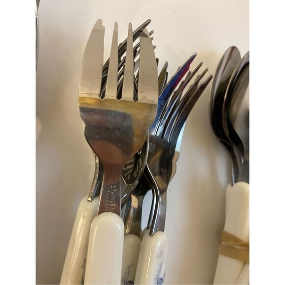 Pfaultzgraff?Corning Corelle? stainless steel silverware white blue flowers - Picture 2 of 3